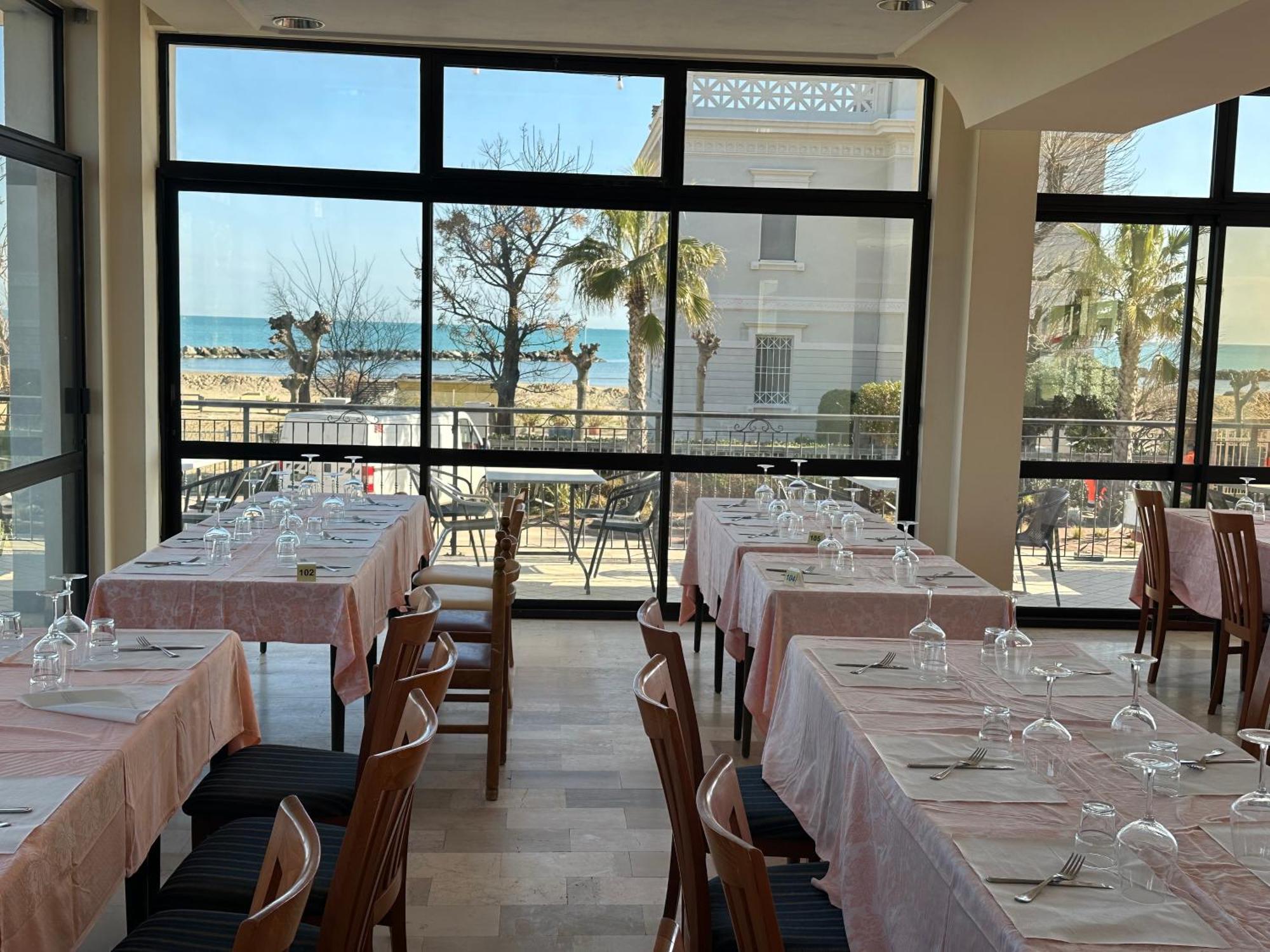 Hotel Alcazar Rimini Exterior photo